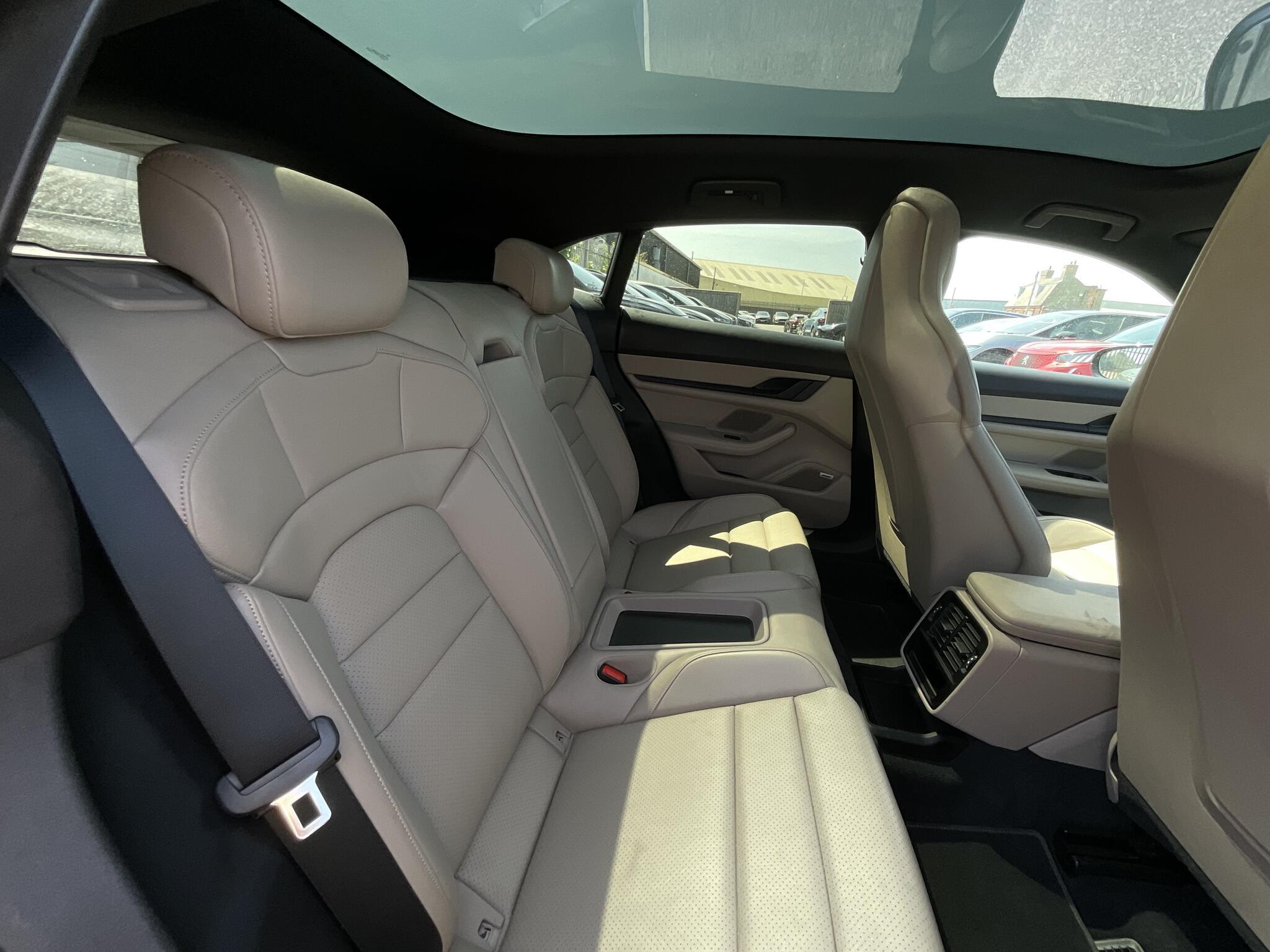 Porsche Taycan - Image 11