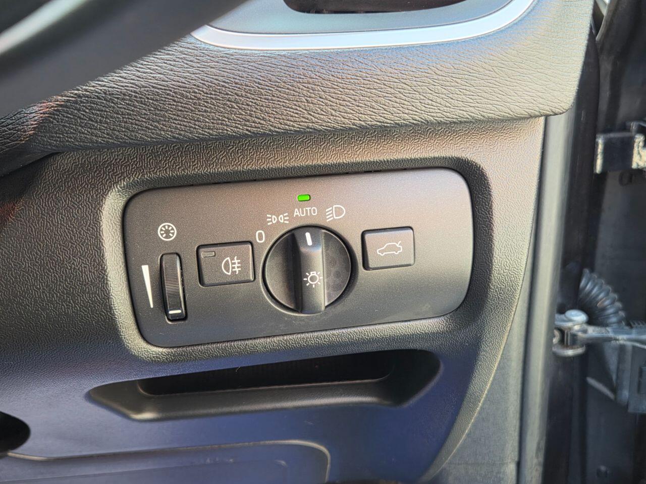 Volvo V40 - Image 34