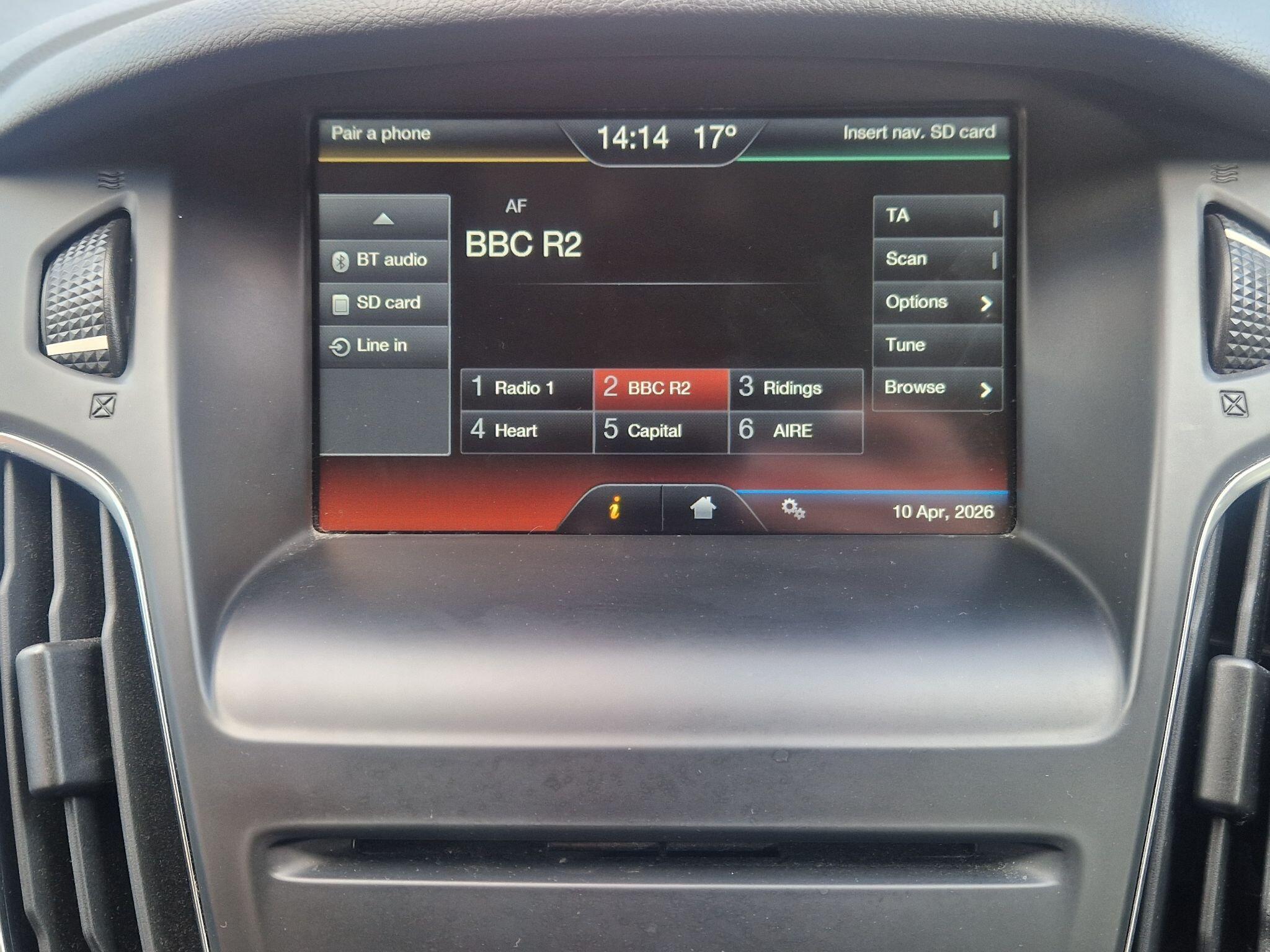 Ford Focus - Image 41