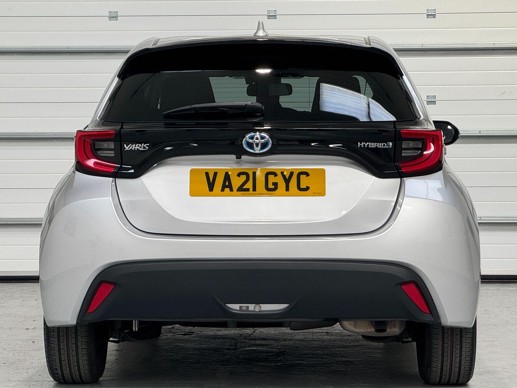 Toyota Yaris - Image 13