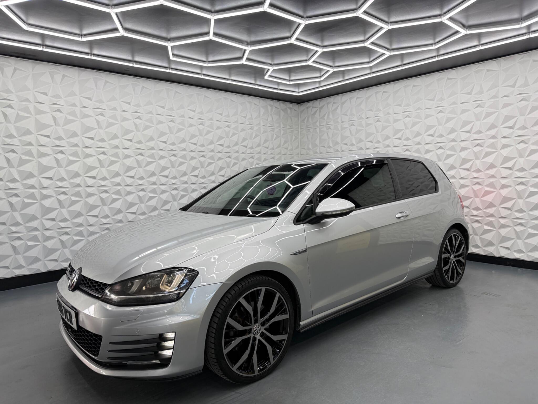 Volkswagen Golf - Image 6