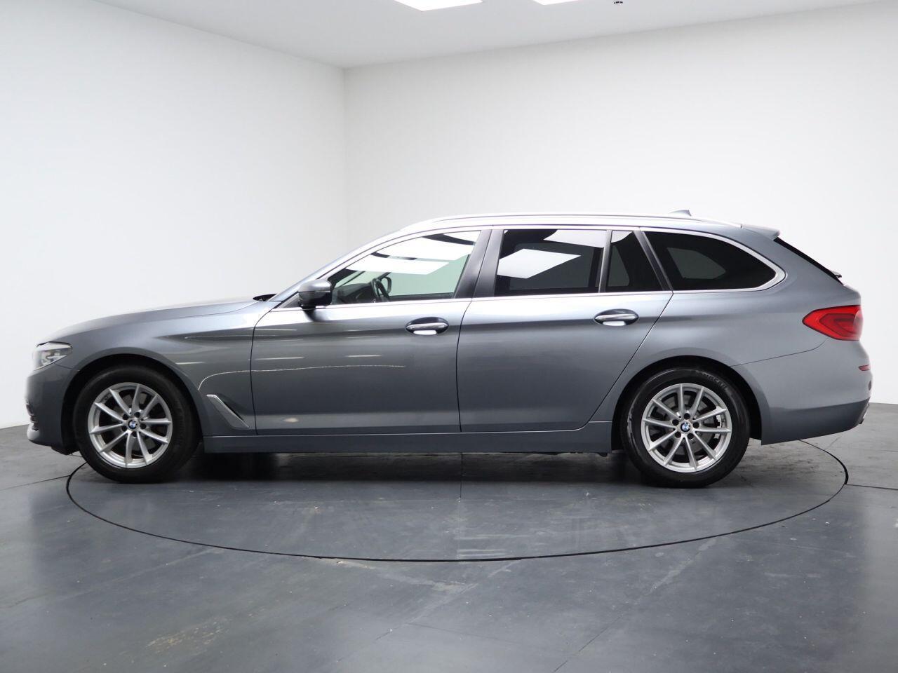BMW 5 Series - Image 8