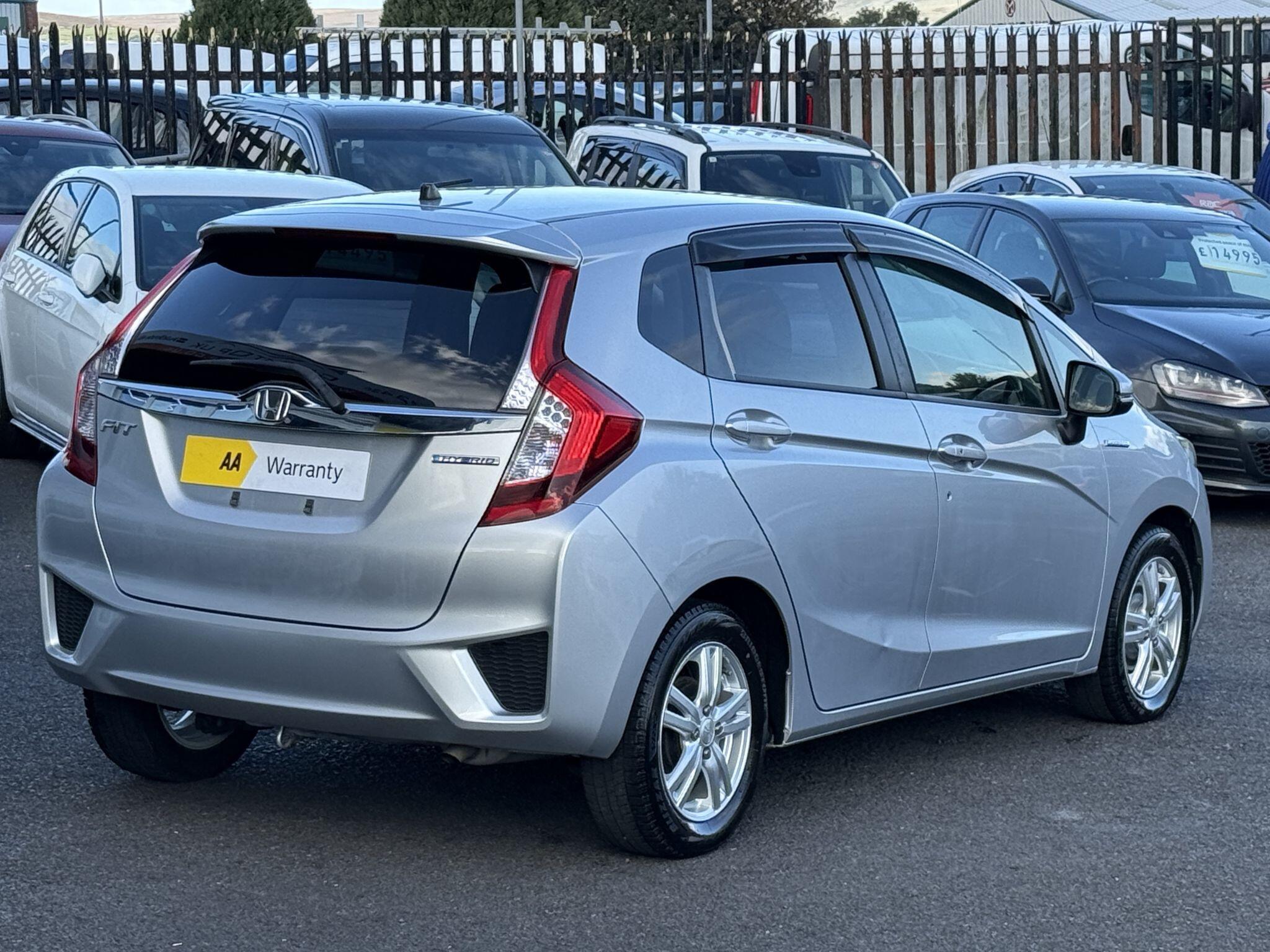 Honda FIT - Image 19