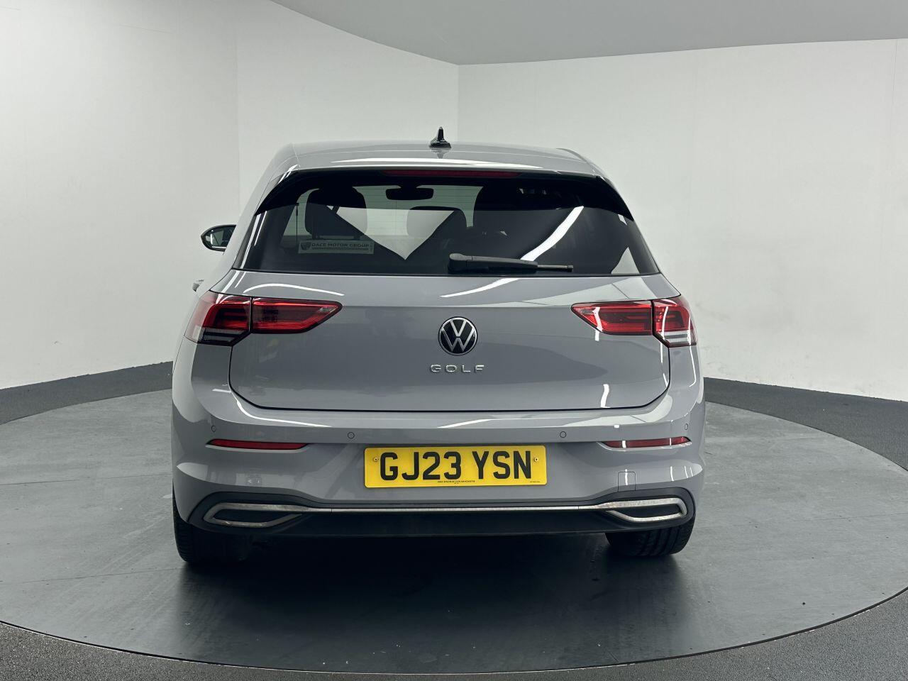 Volkswagen Golf - Image 9