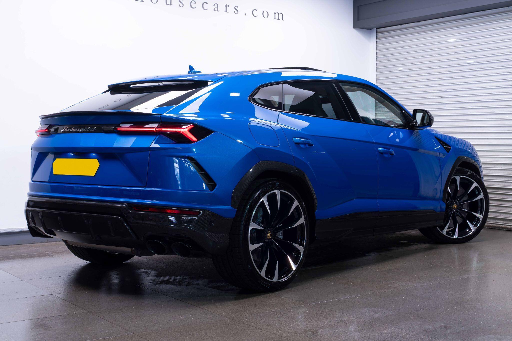 Lamborghini Urus - Image 2