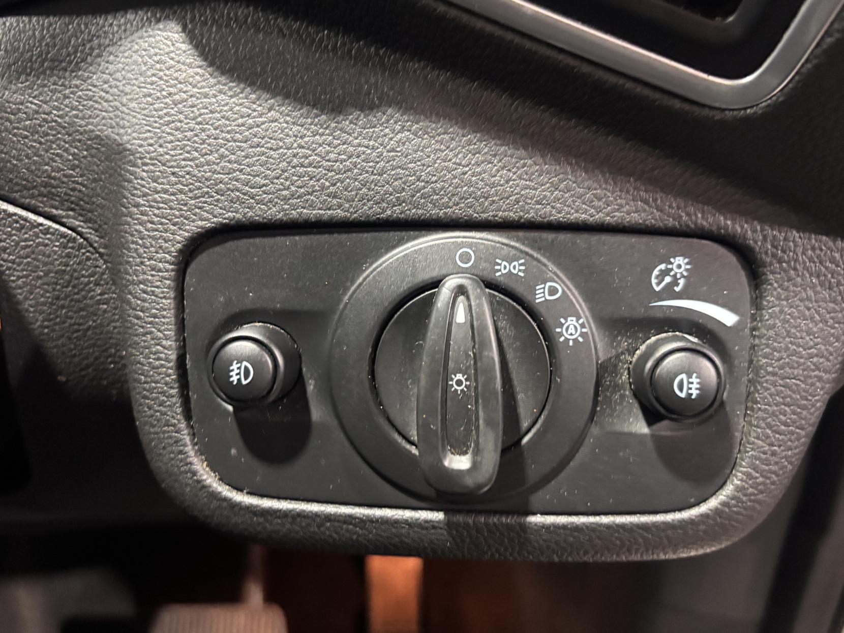 Ford Kuga - Image 16