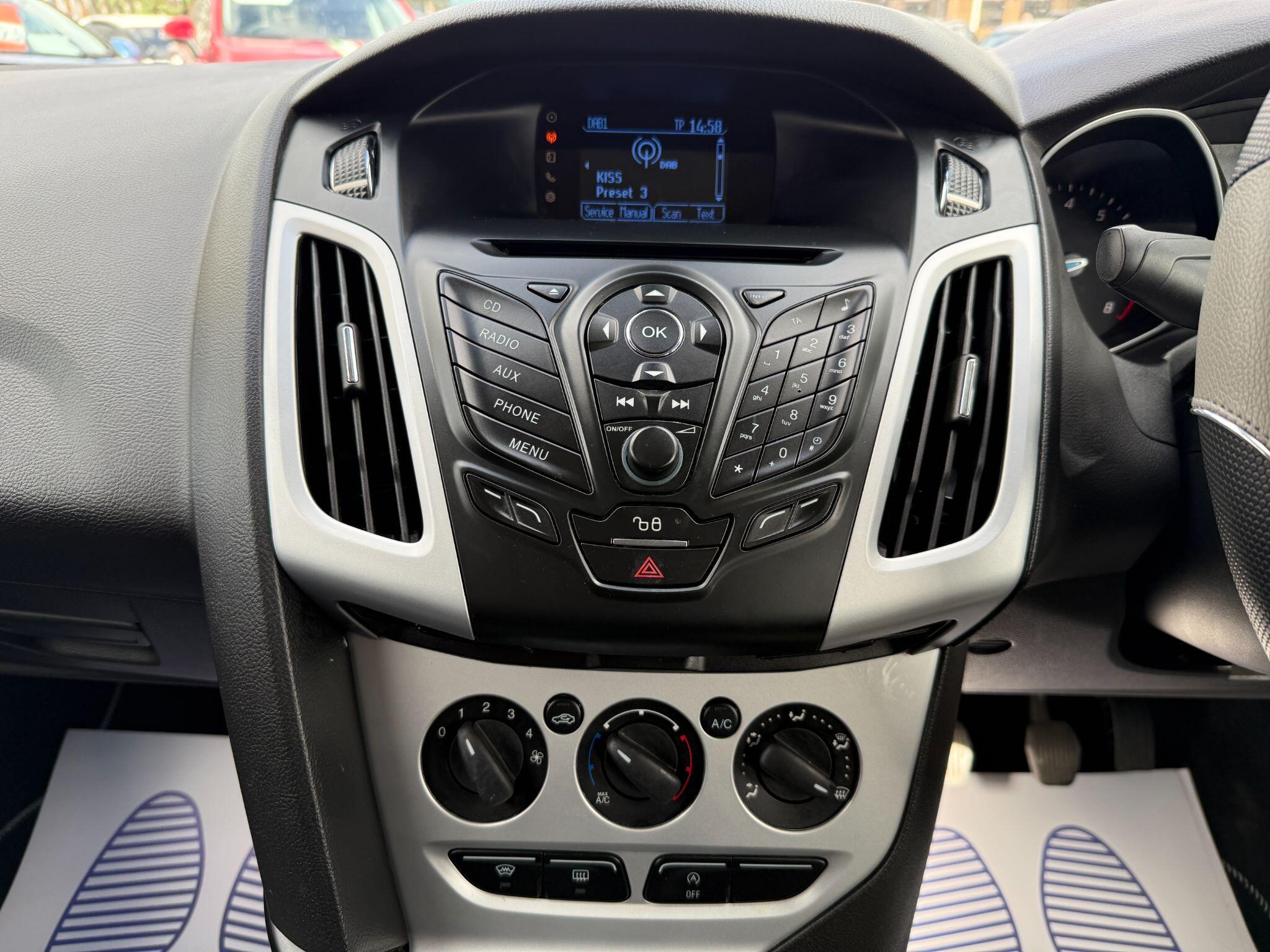 Ford Focus - Image 38