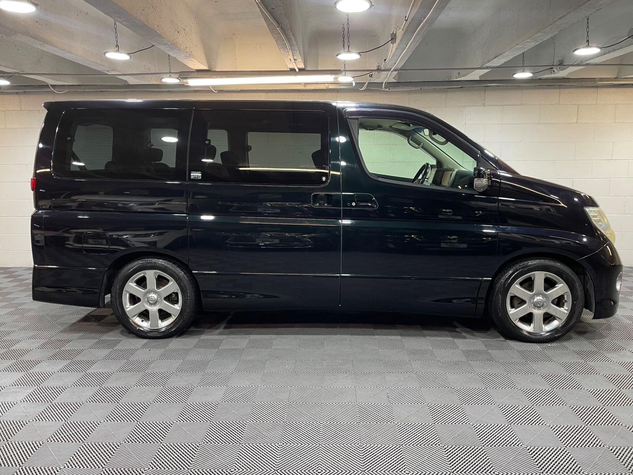 Nissan Elgrand - Image 5