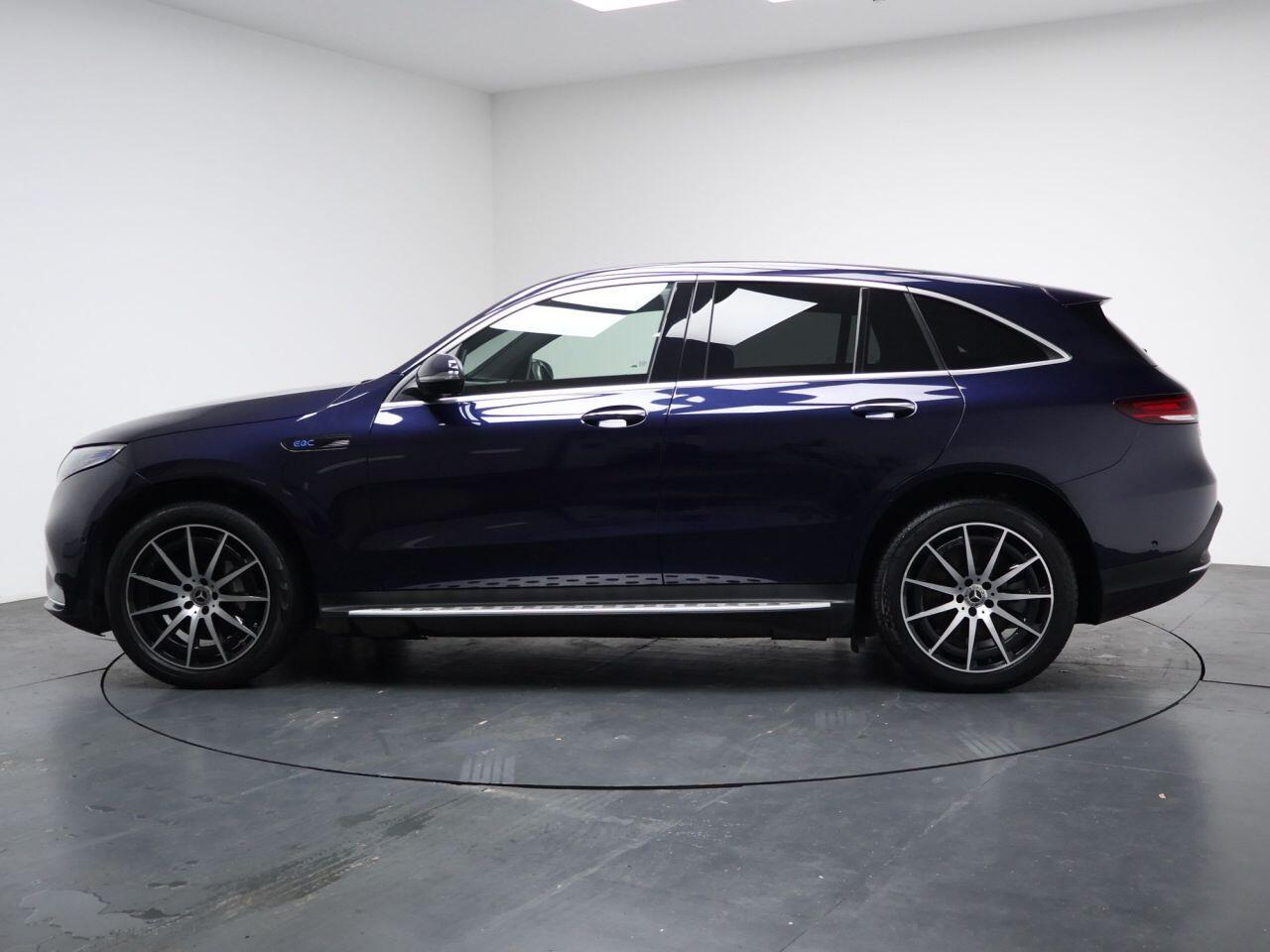 Mercedes Eqc - Image 8