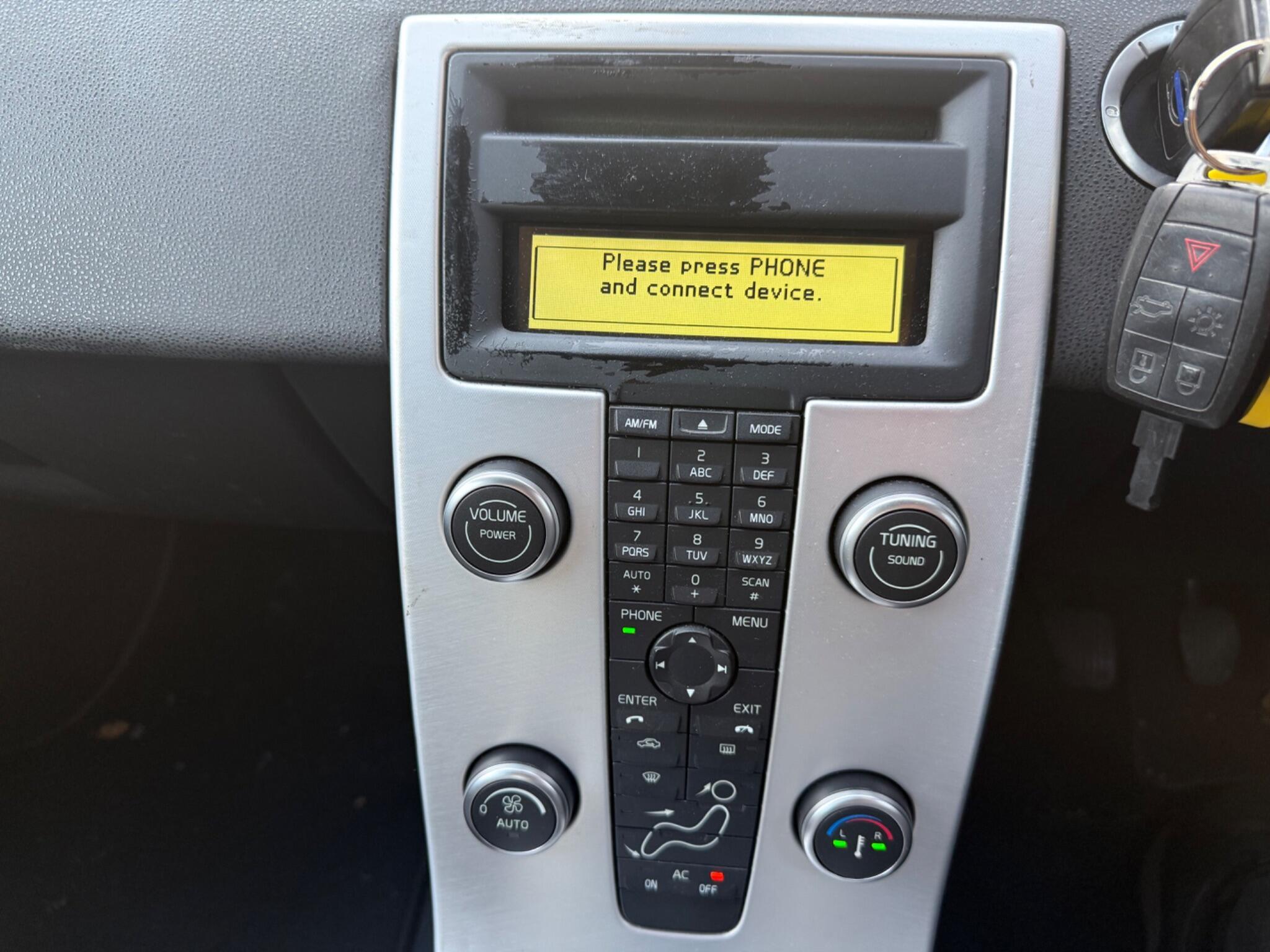 Volvo S40 - Image 10