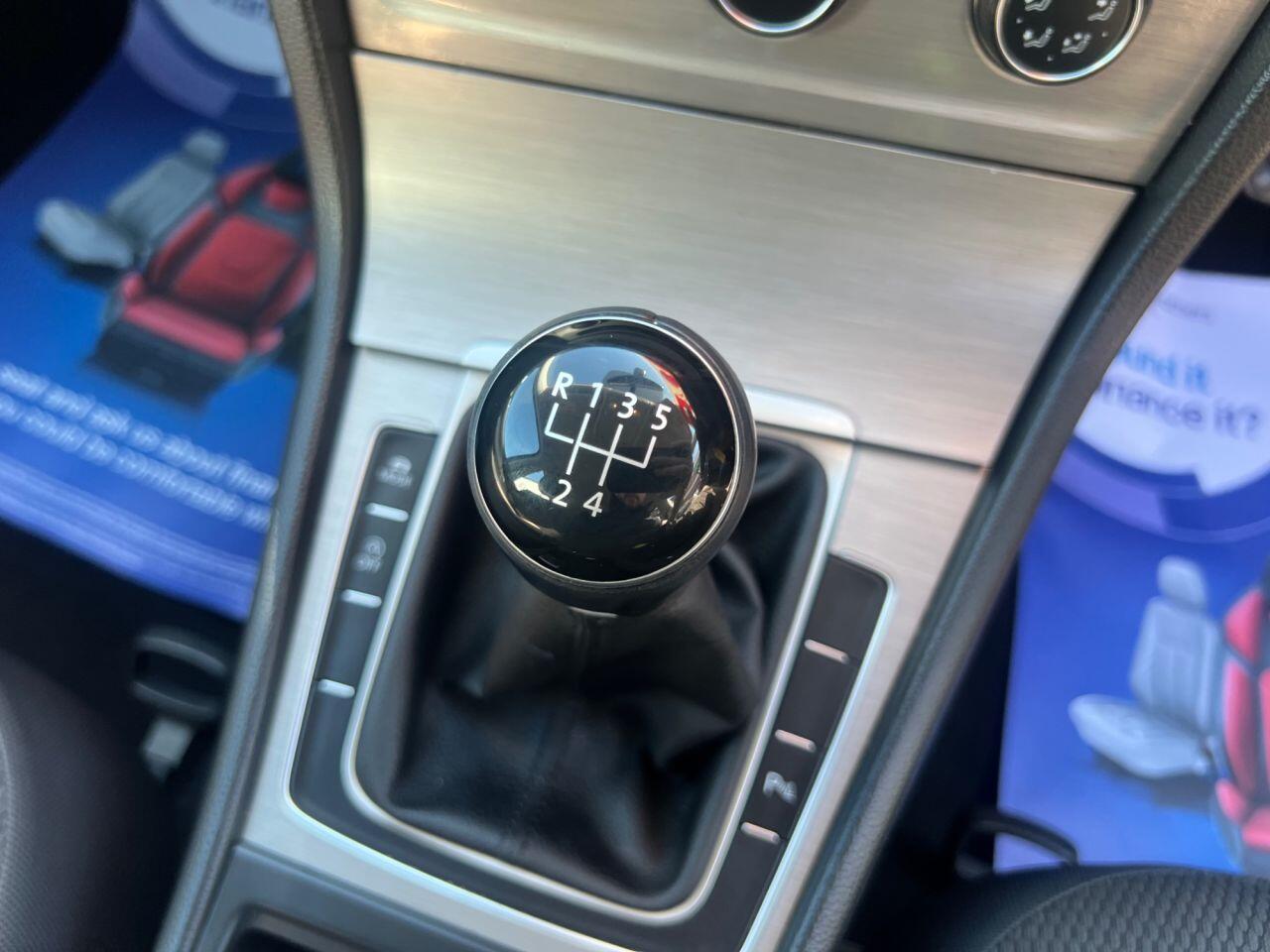 Volkswagen Golf - Image 24