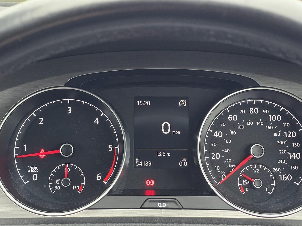 Volkswagen Golf - Image 12