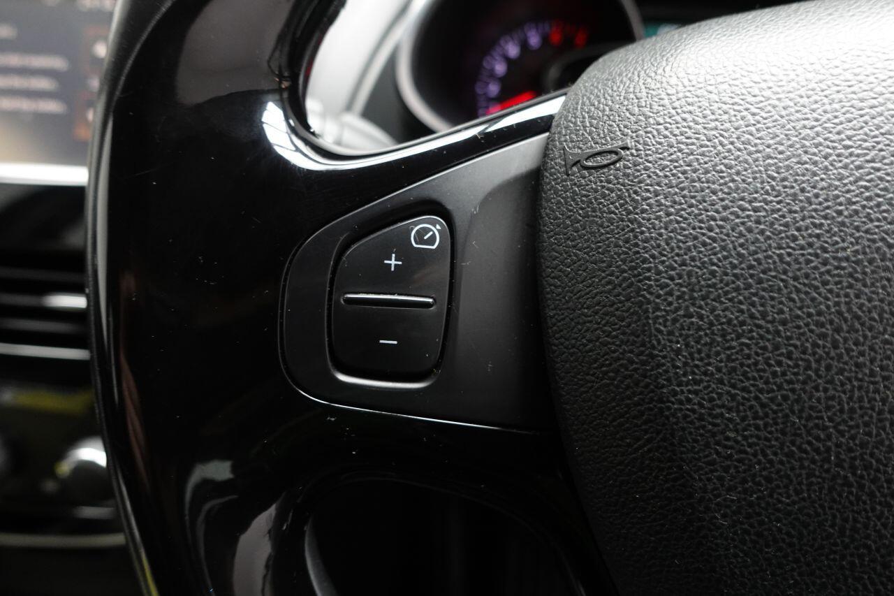 Renault Clio - Image 29