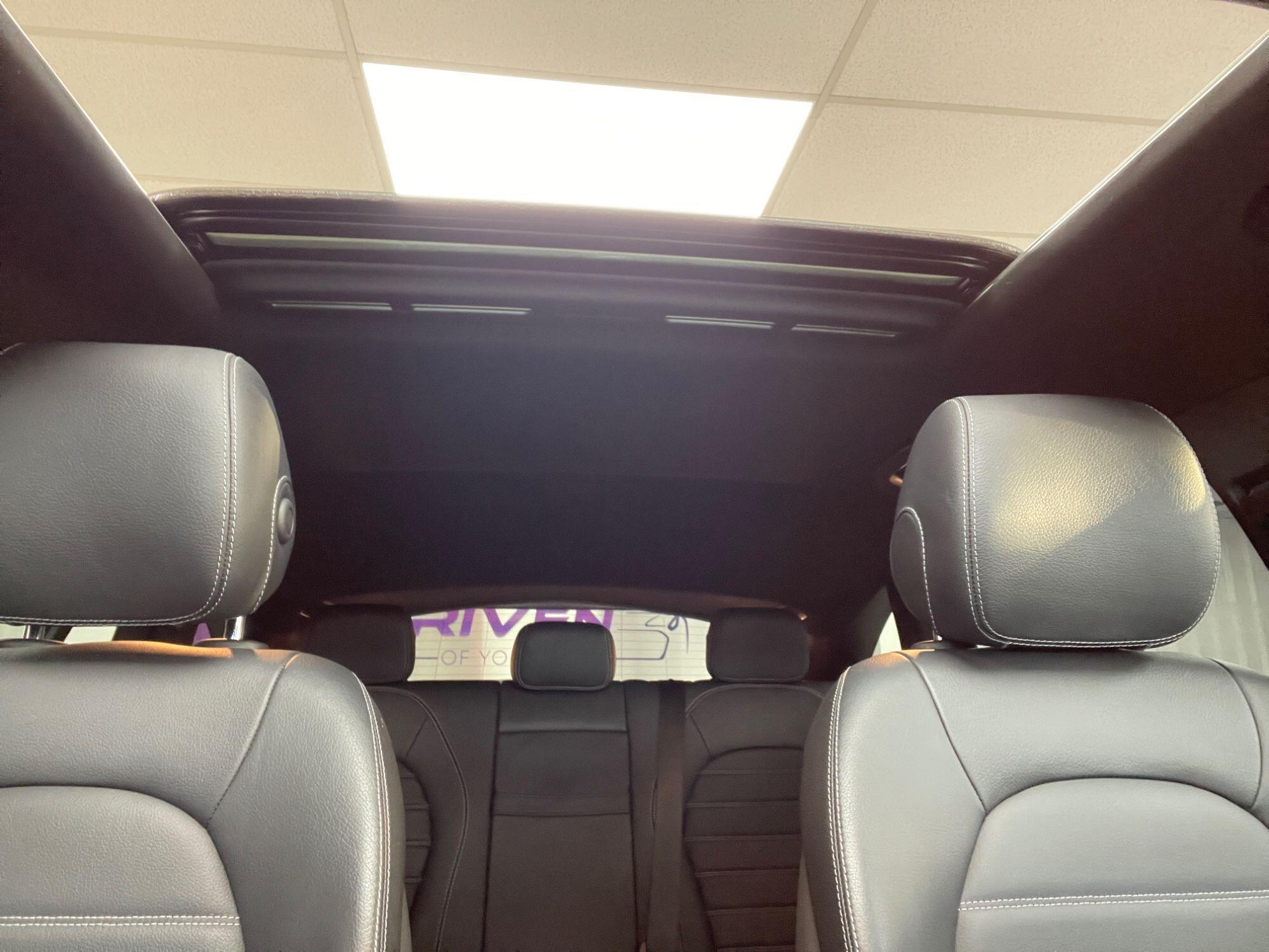 Mercedes Eqc - Image 35