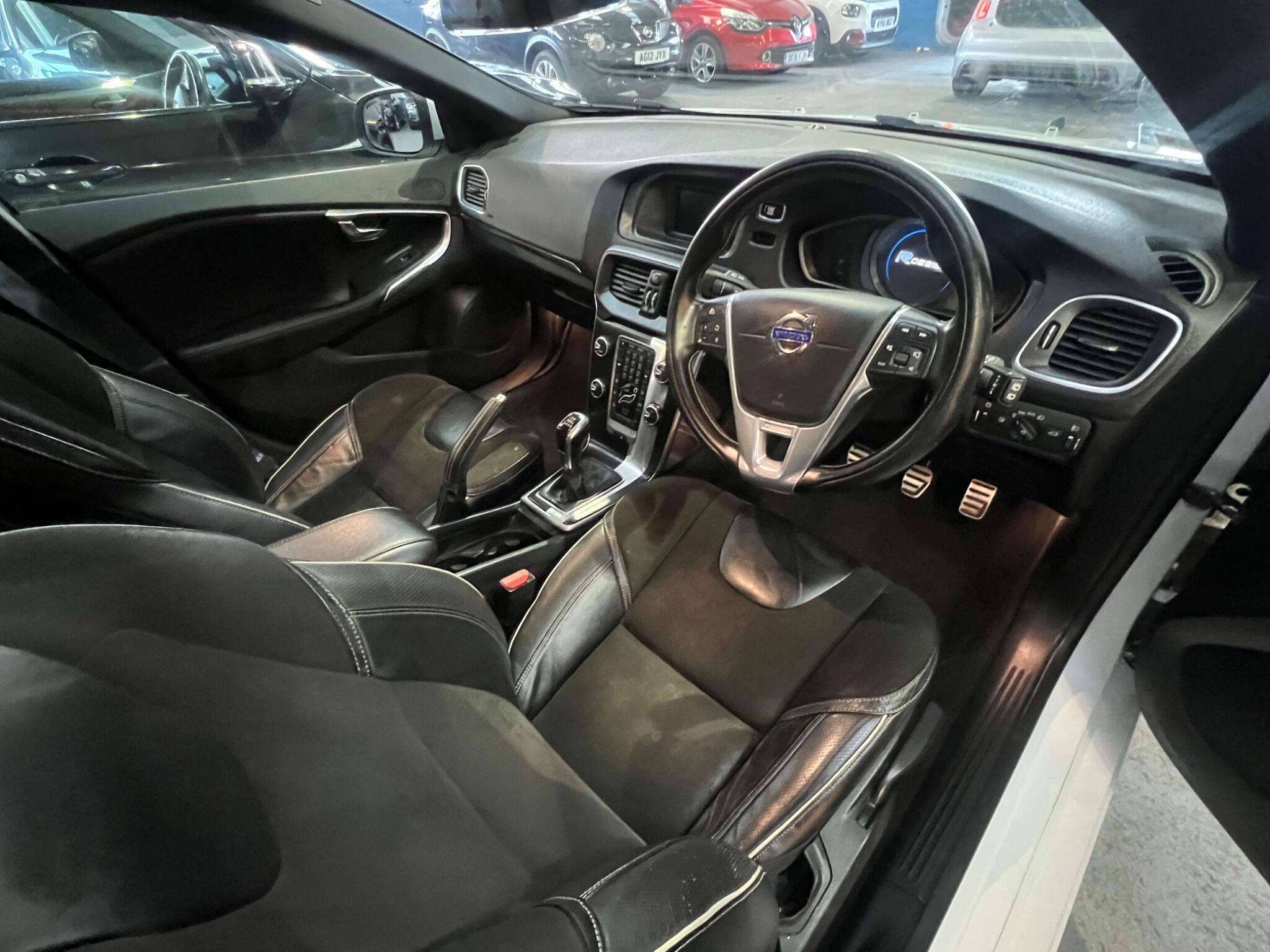 Volvo V40 - Image 15