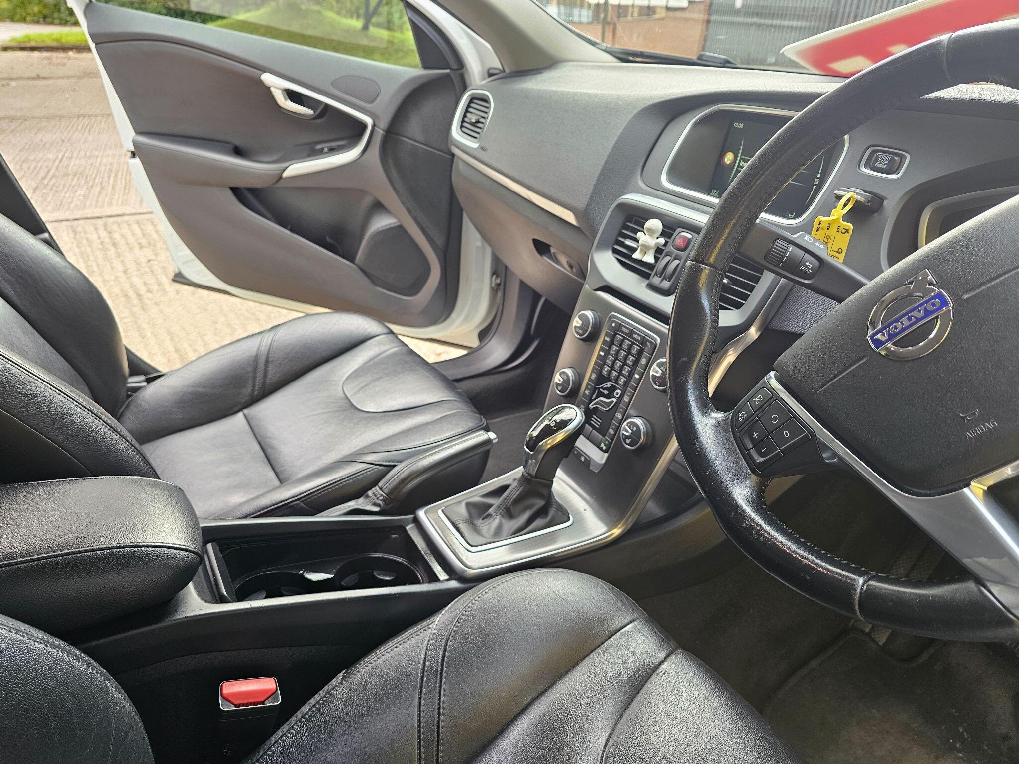 Volvo V40 - Image 19
