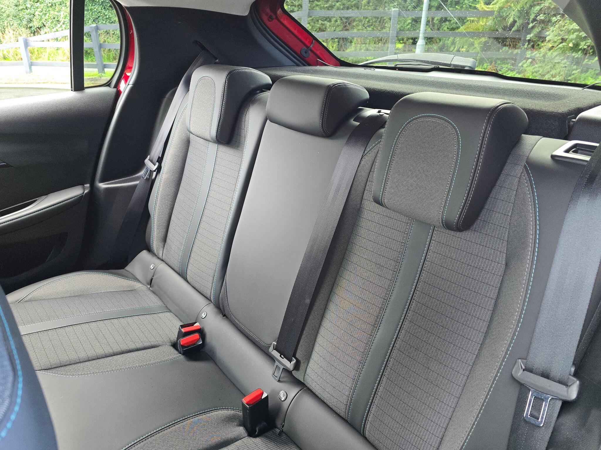 Peugeot 208 - Image 6