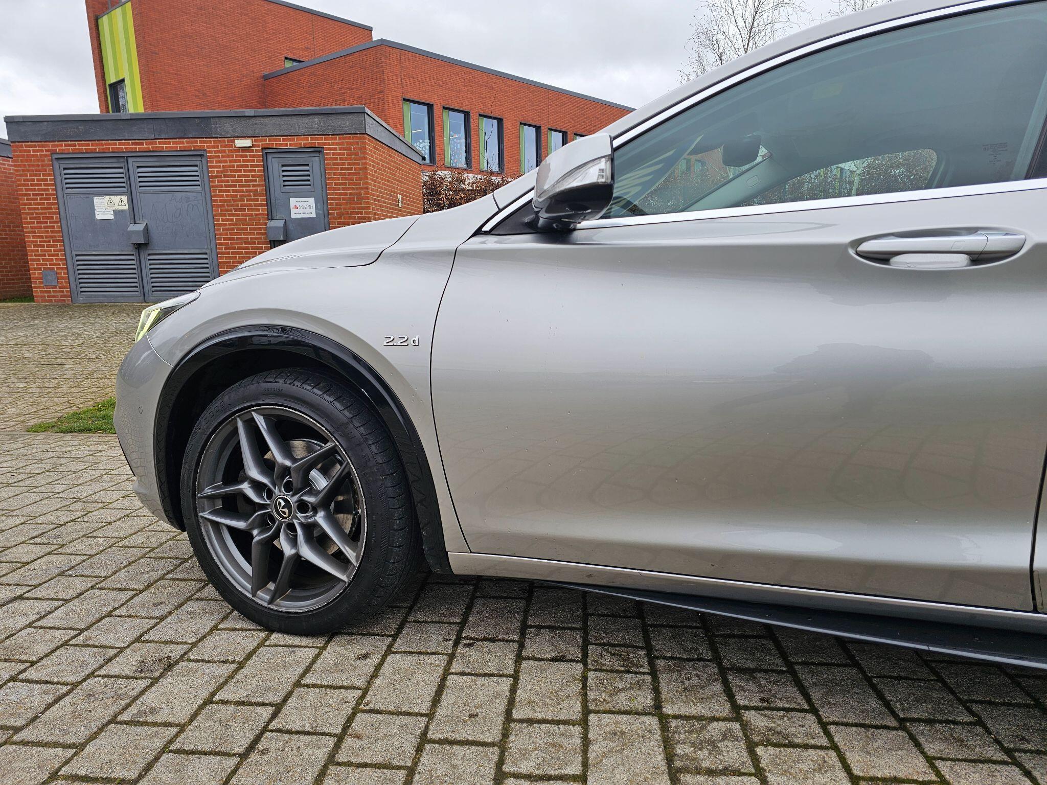 Infiniti Q30 - Image 16