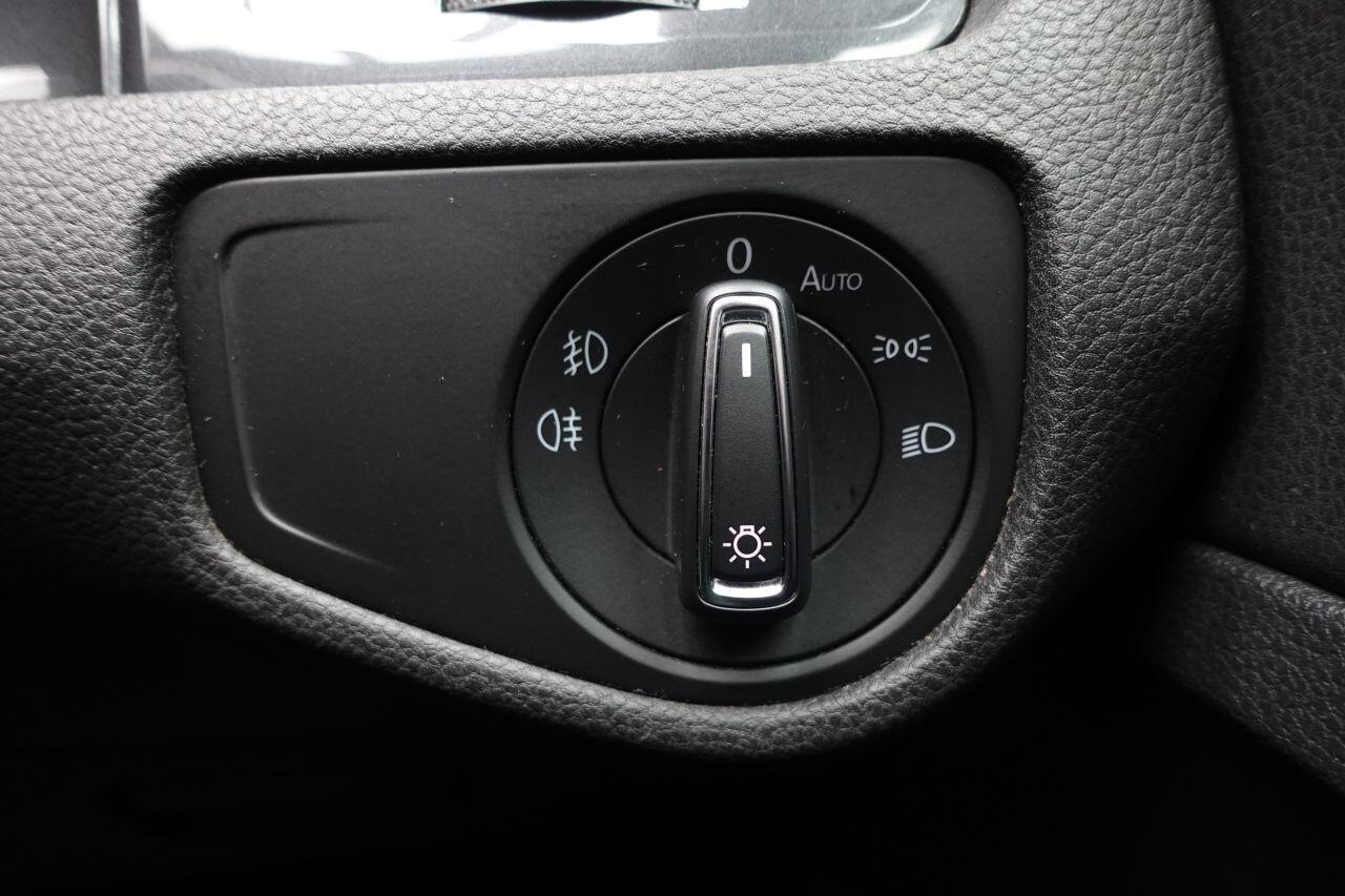 Volkswagen Golf - Image 53