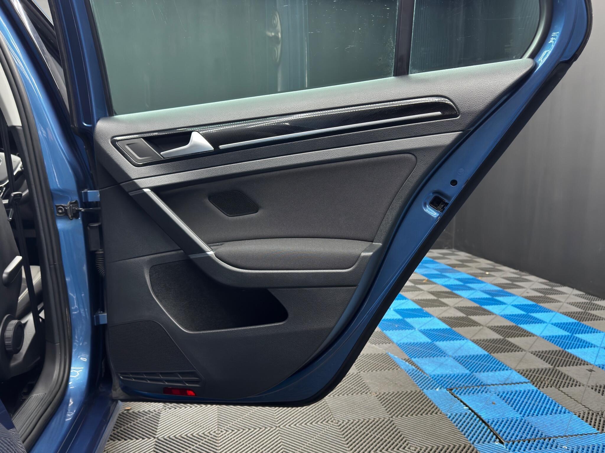 Volkswagen Golf - Image 42