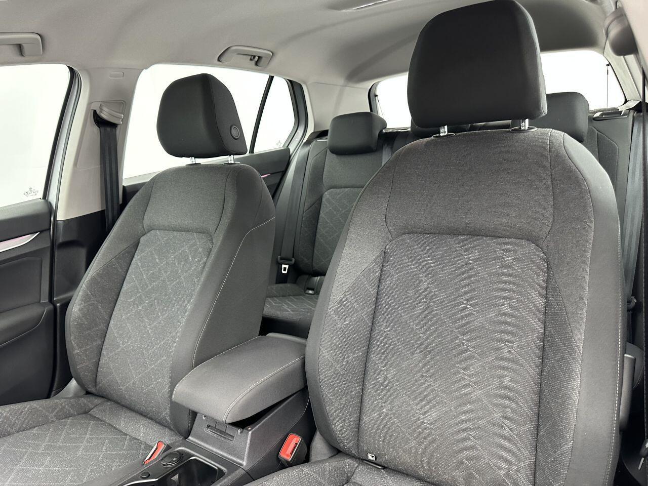 Volkswagen Golf - Image 13