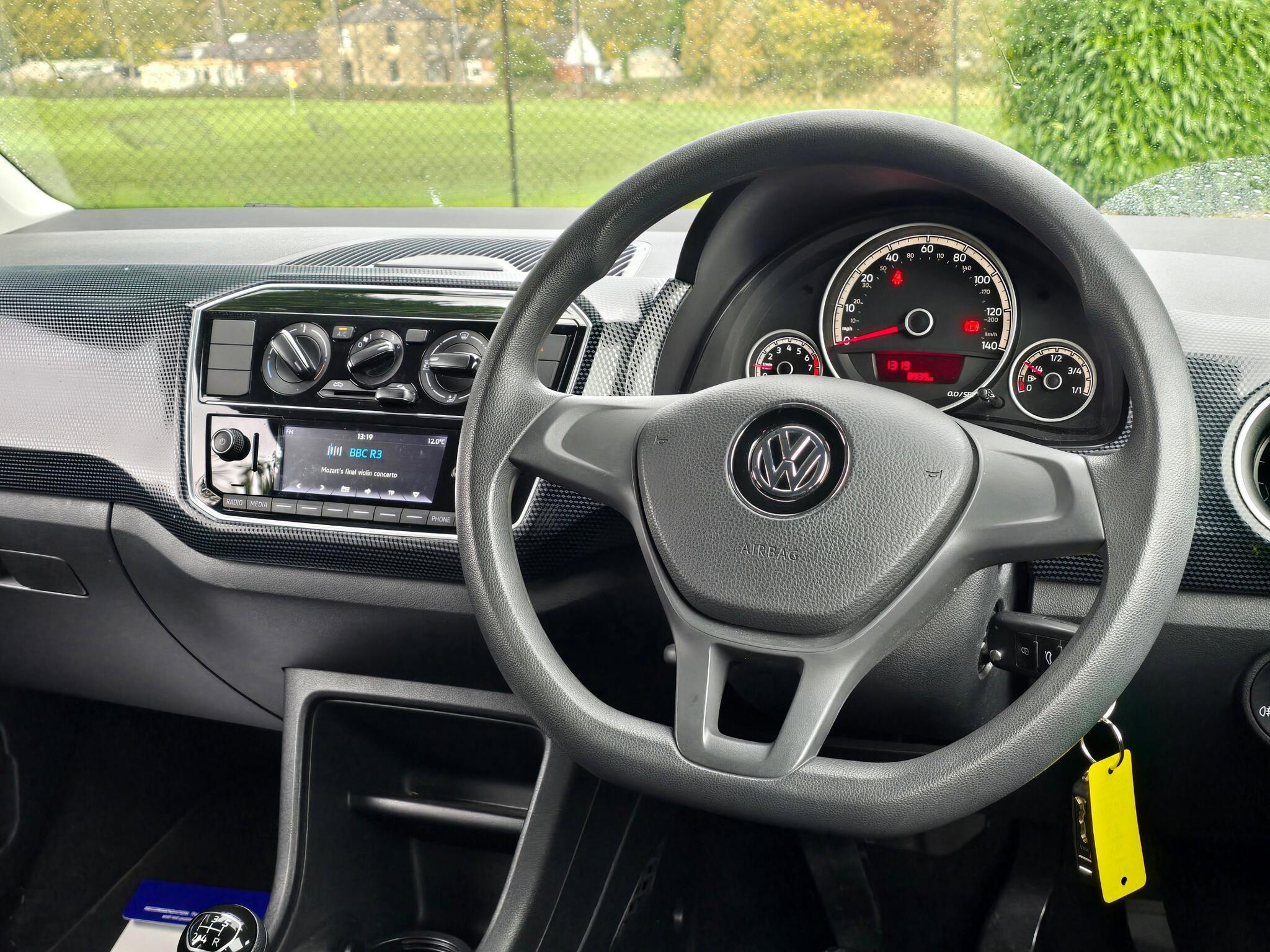 Volkswagen up! - Image 9