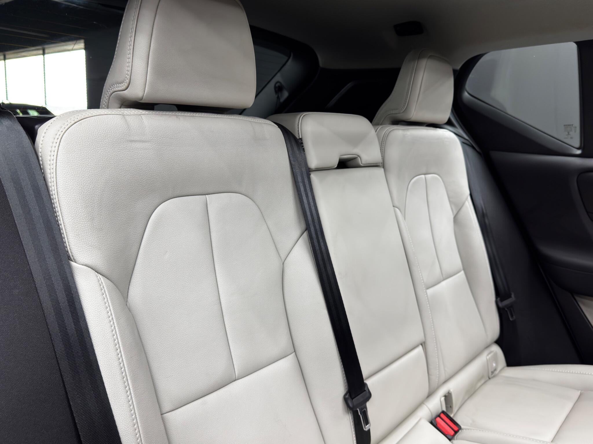 Volvo XC40 - Image 15