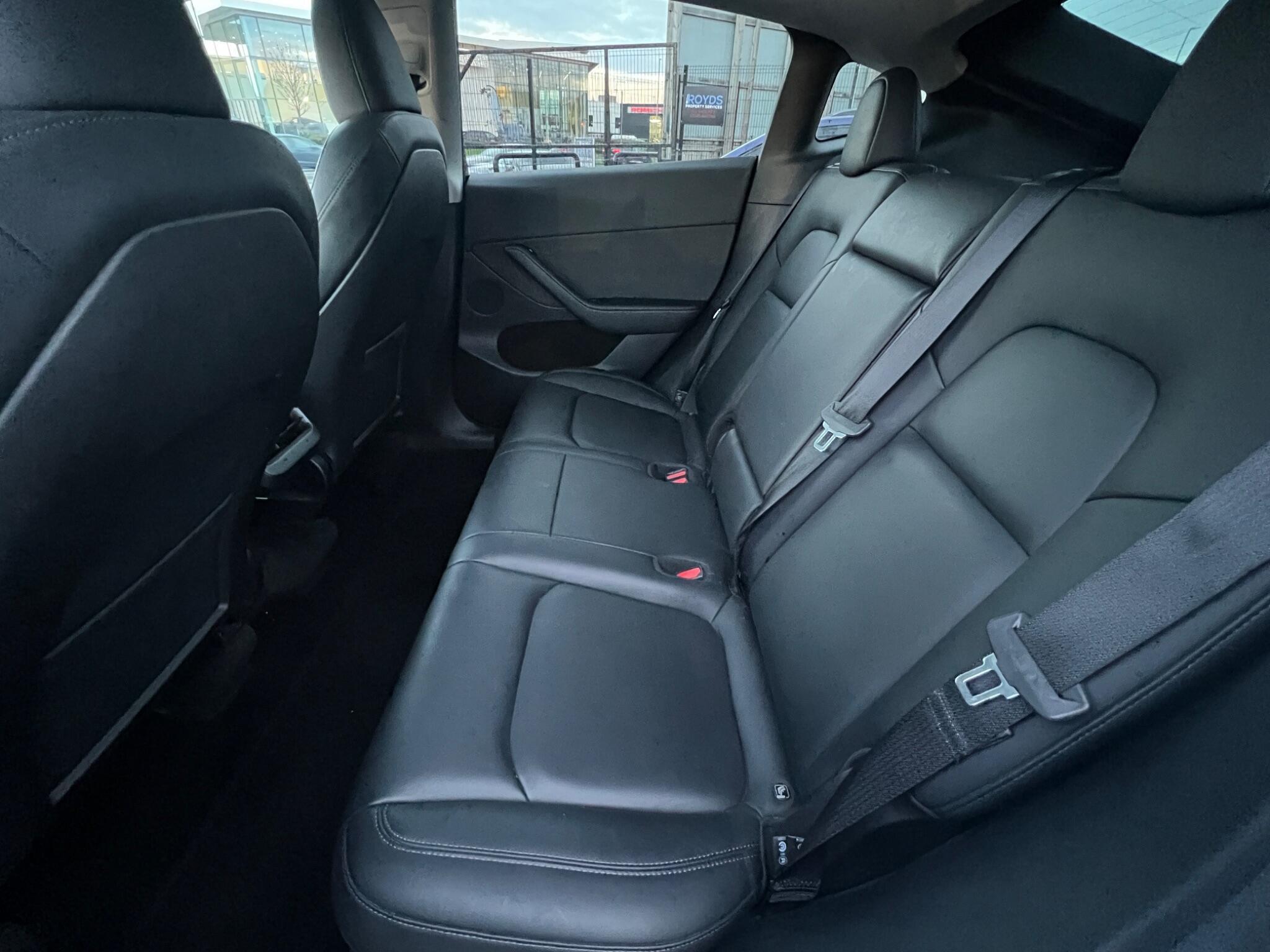 Tesla Model Y - Image 18