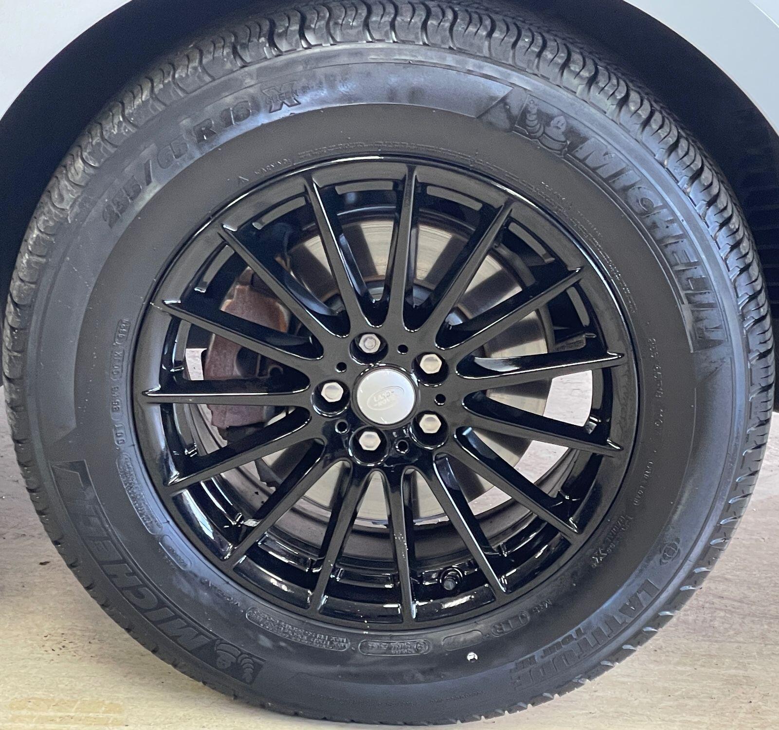 Land Rover Range Rover Velar - Image 15