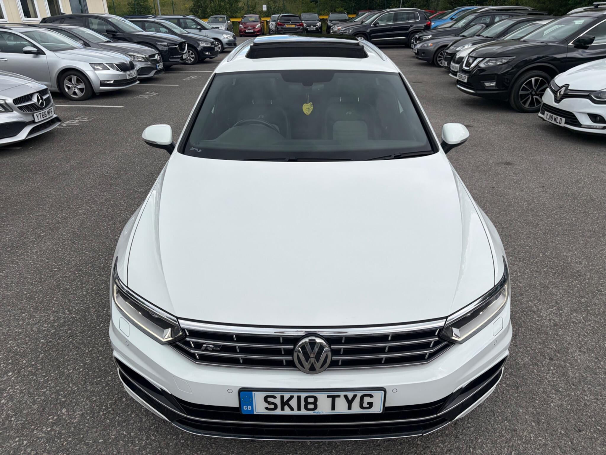 Volkswagen Passat - Image 5