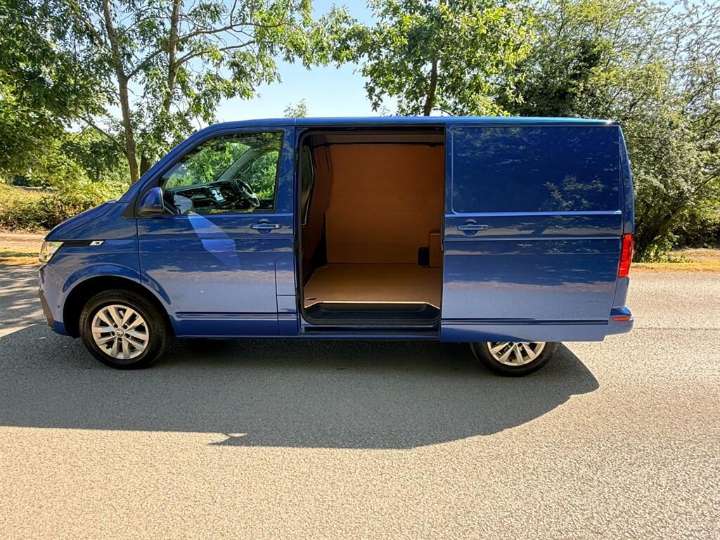 Volkswagen Transporter - Image 18