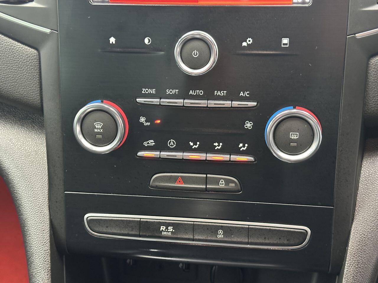 Renault Megane - Image 30