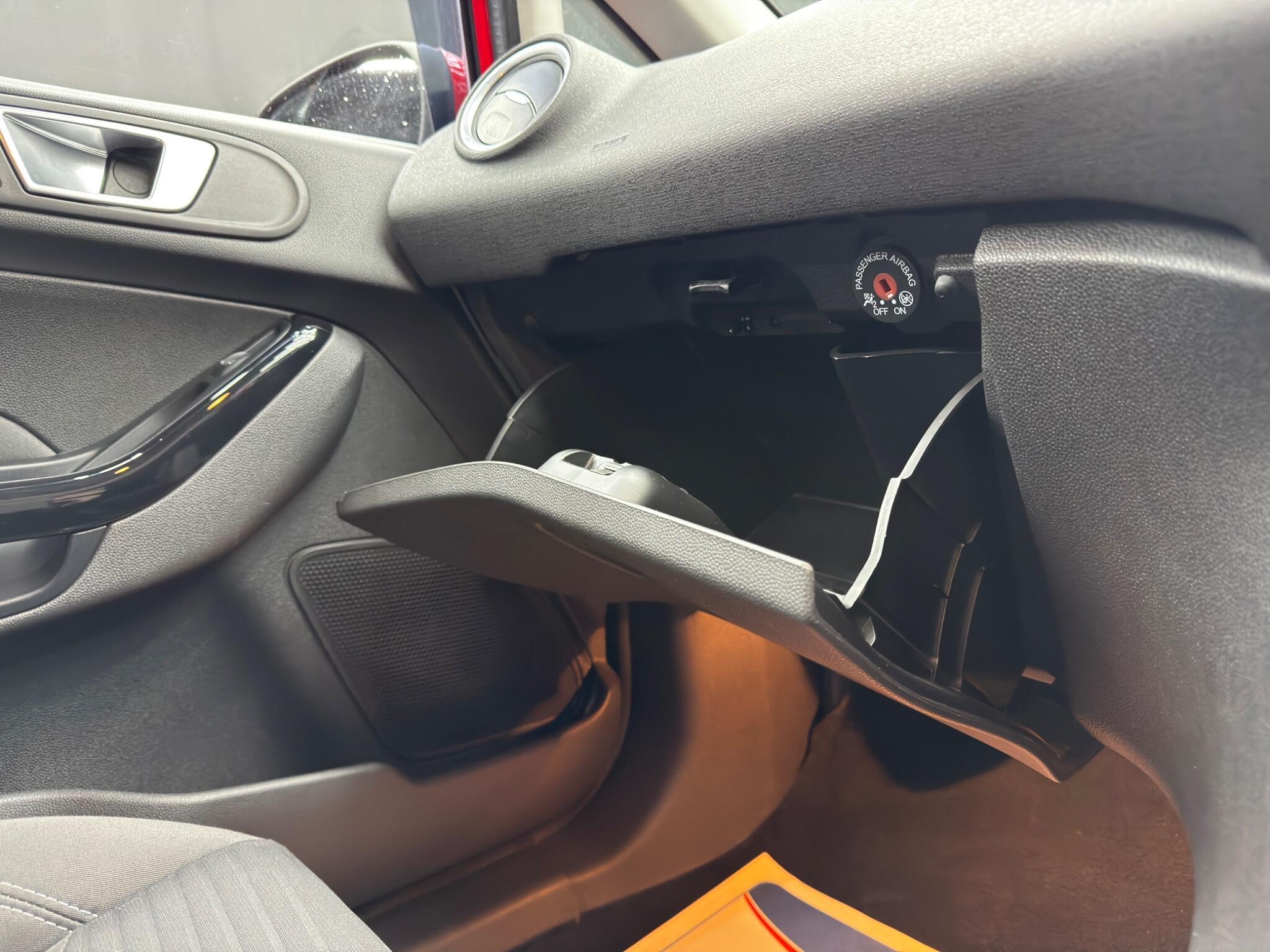 Ford Fiesta - Image 31