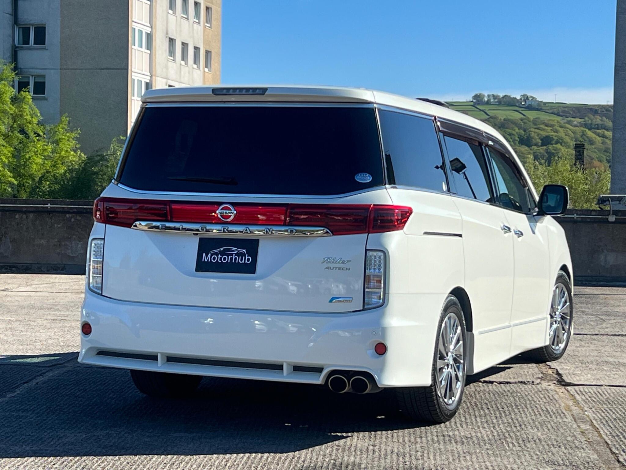 Nissan Elgrand - Image 4