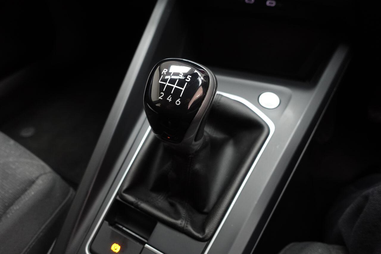 Volkswagen Golf - Image 47