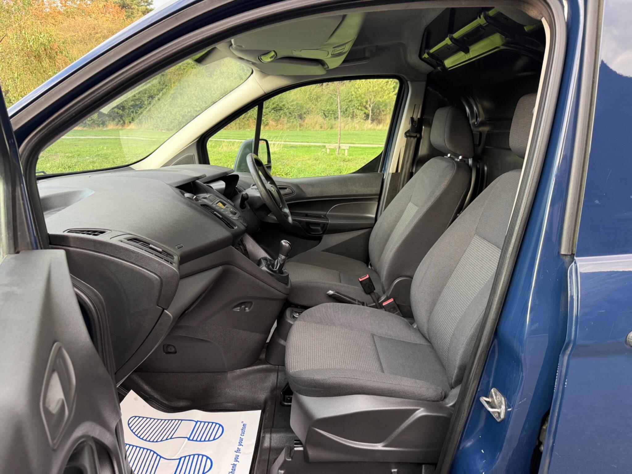 Ford Transit Connect - Image 7