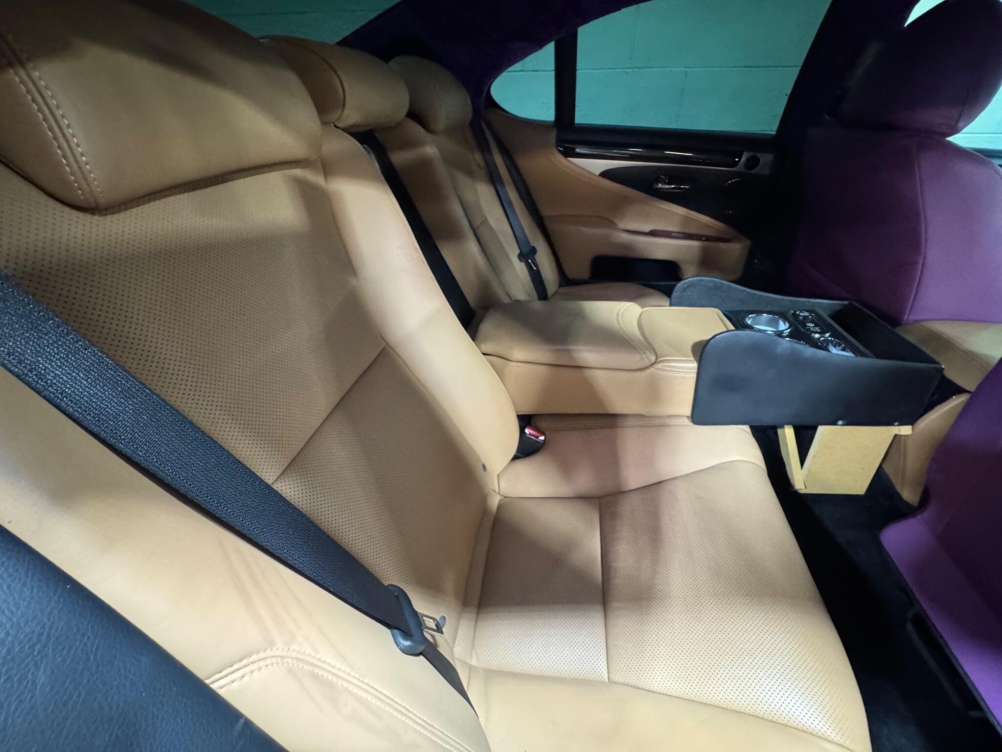 Lexus LS - Image 10