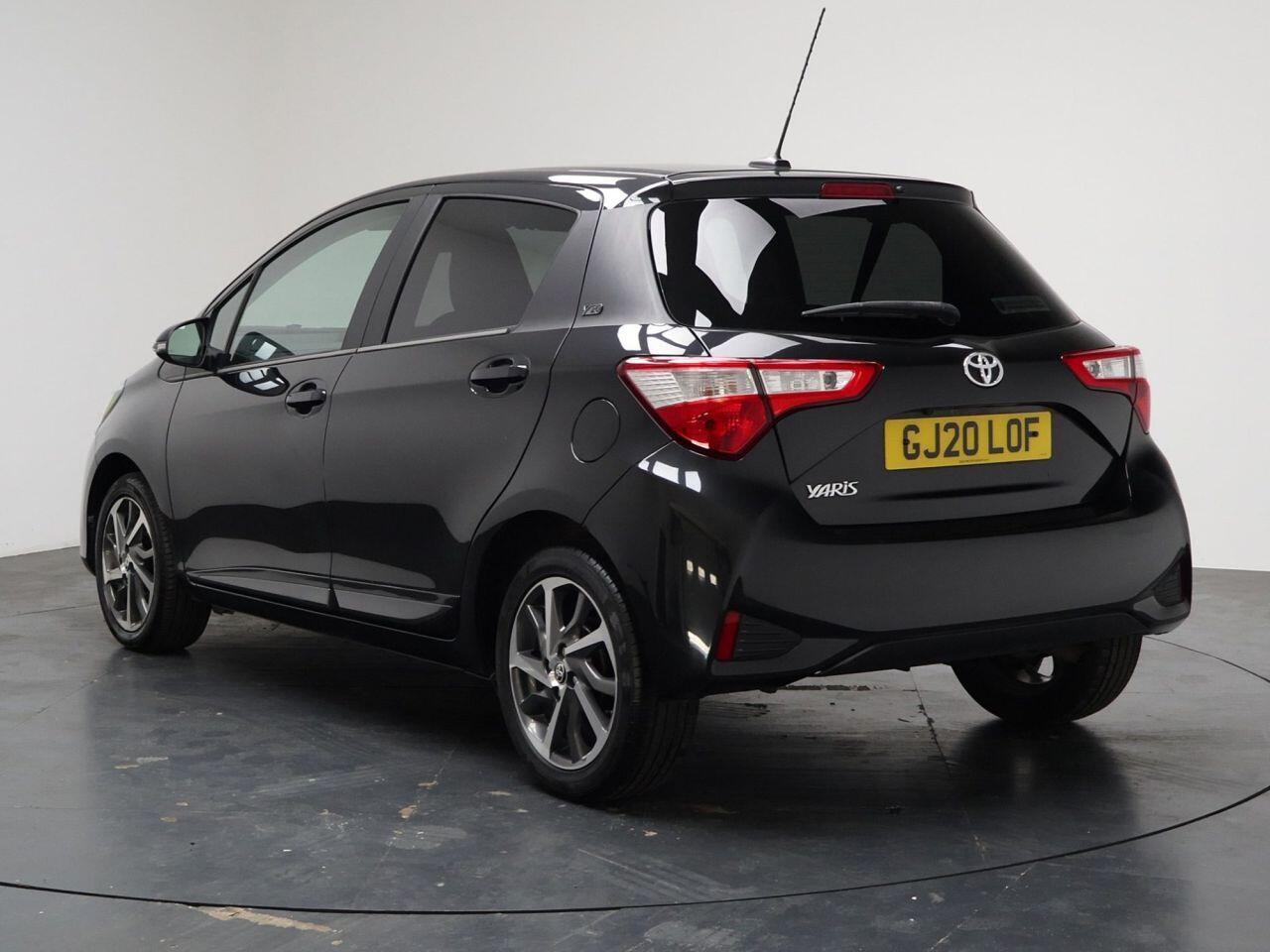 Toyota Yaris - Image 9