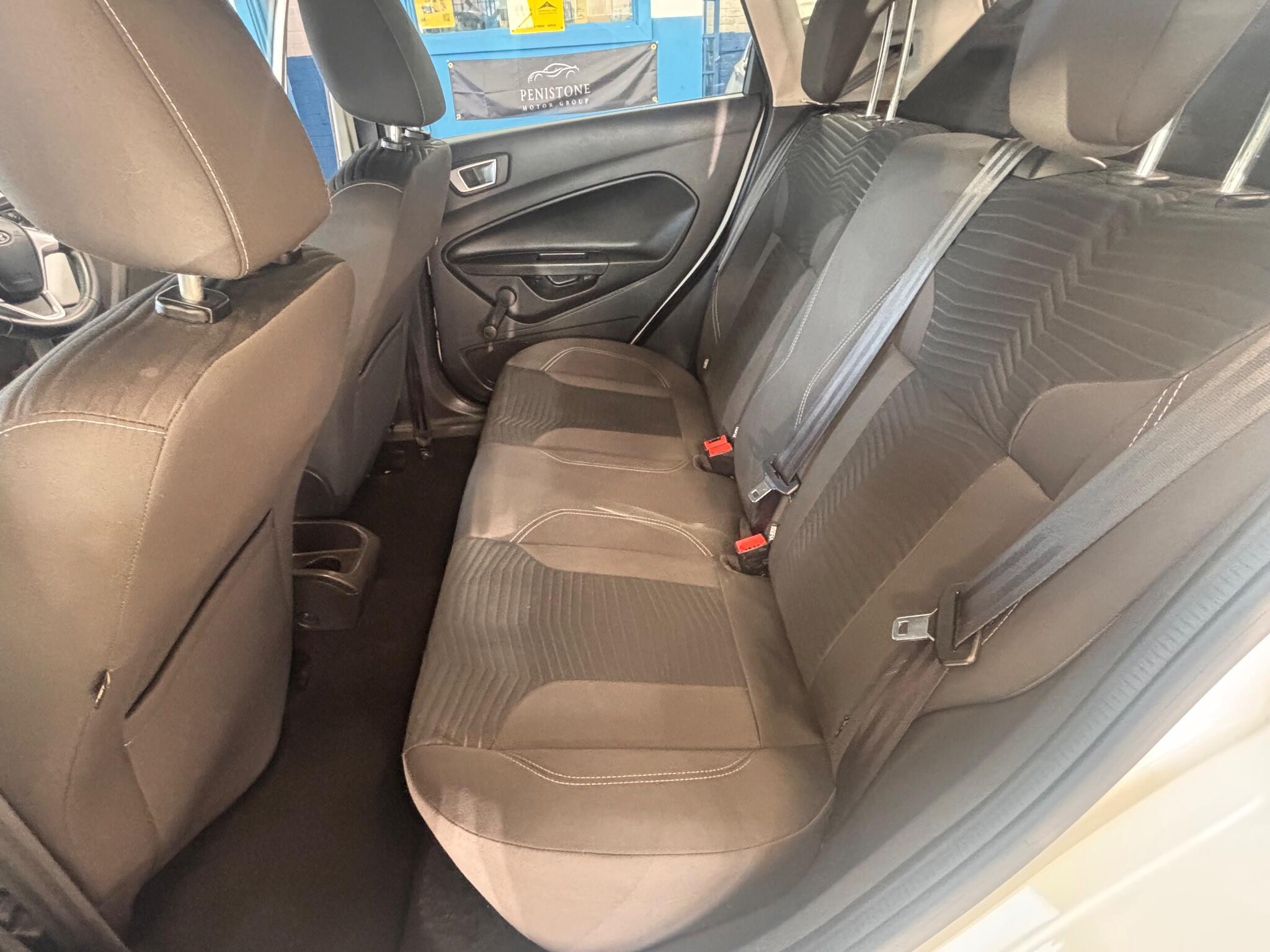 Ford Fiesta - Image 18