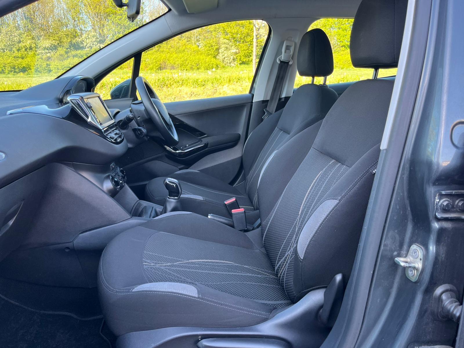 Peugeot 208 - Image 8