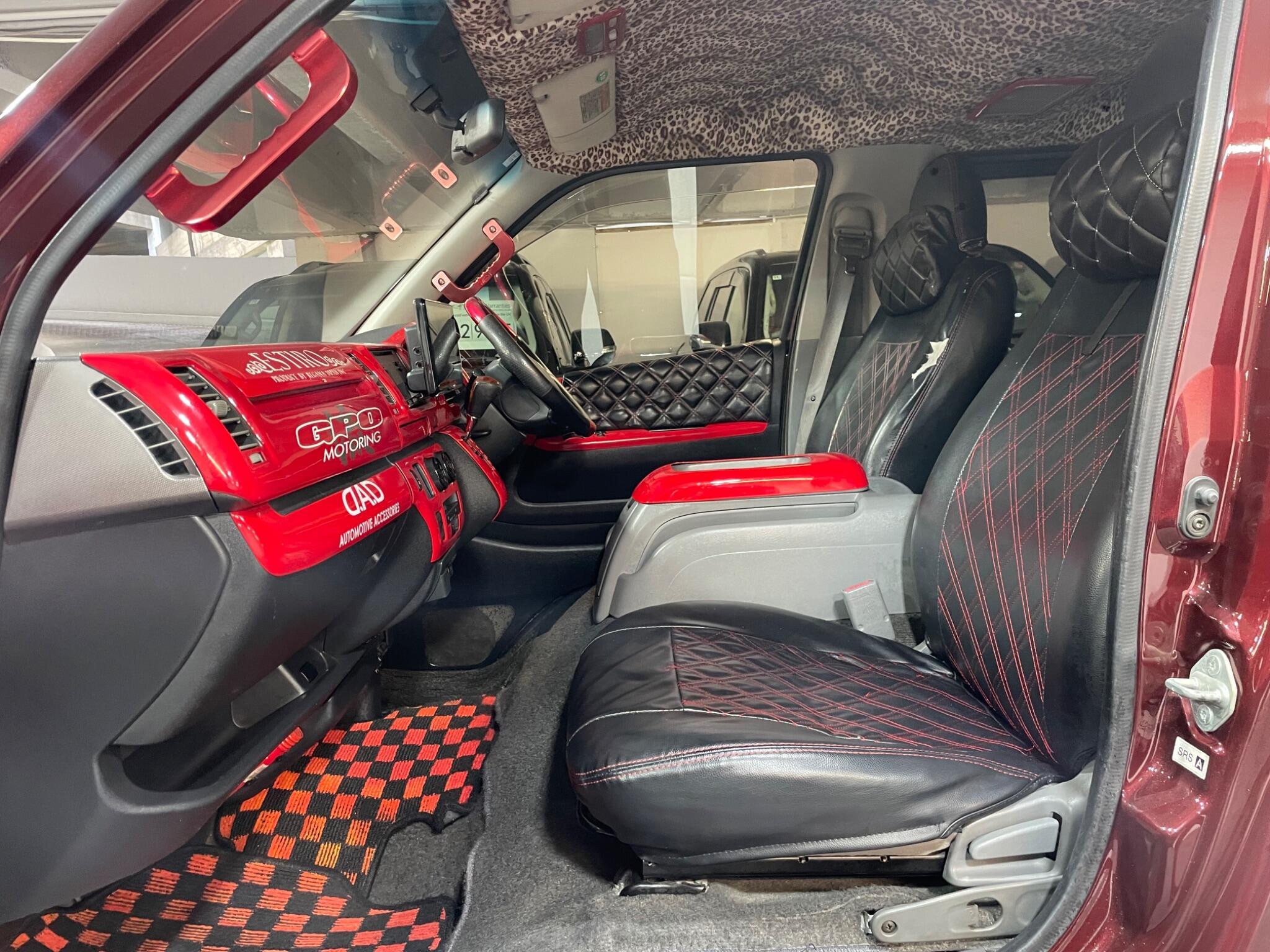 Toyota Hiace - Image 9