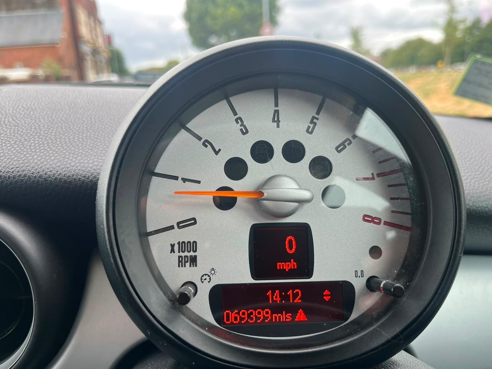 MINI Hatch - Image 12