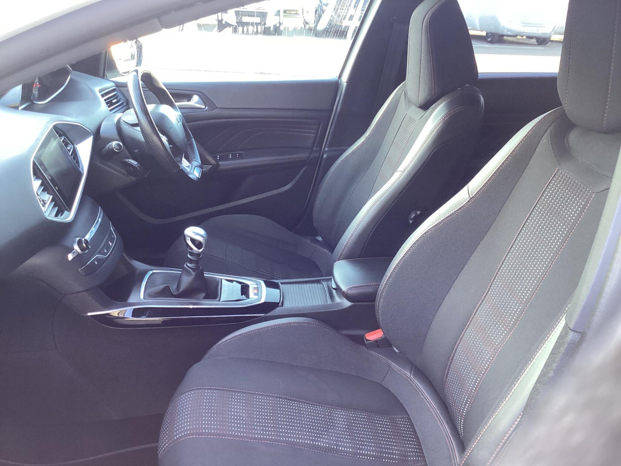 Peugeot 308 SW - Image 17