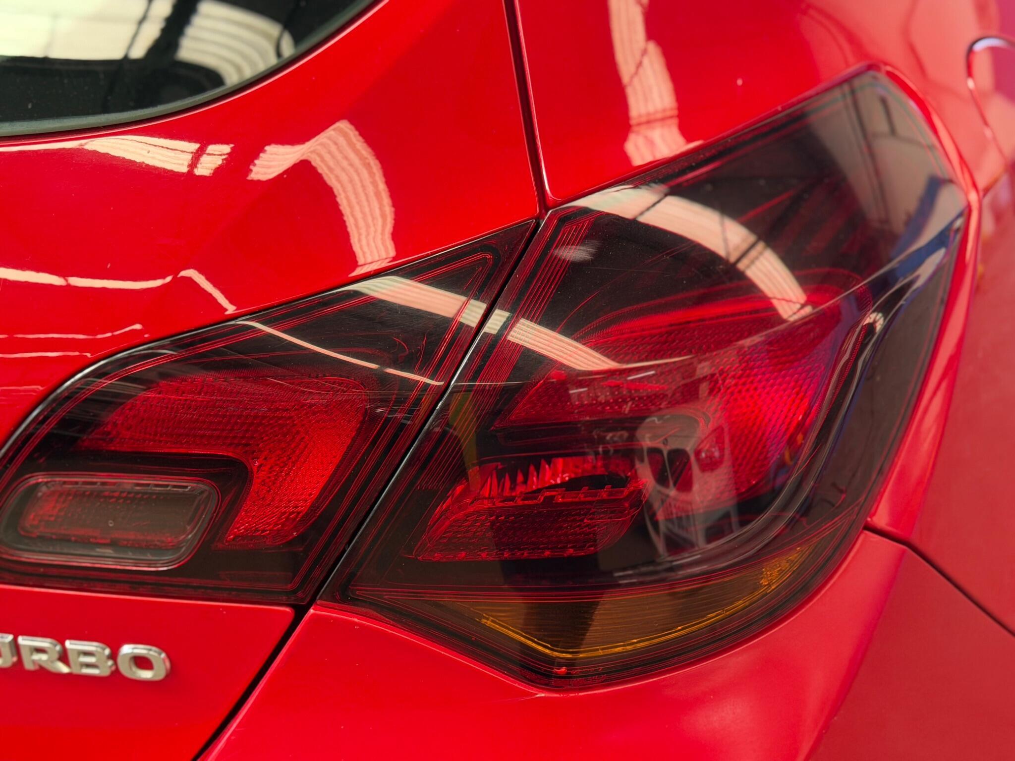 Vauxhall Astra - Image 14