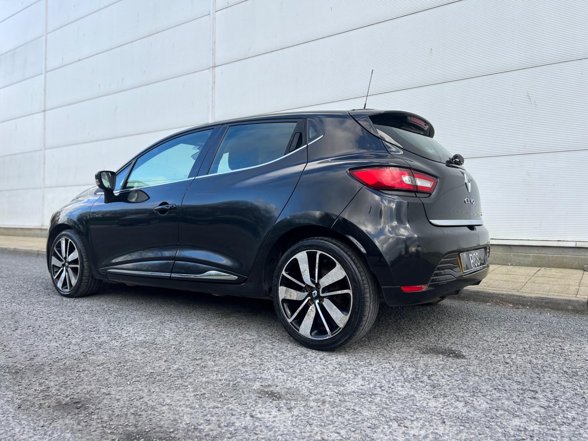 Renault Clio - Image 29