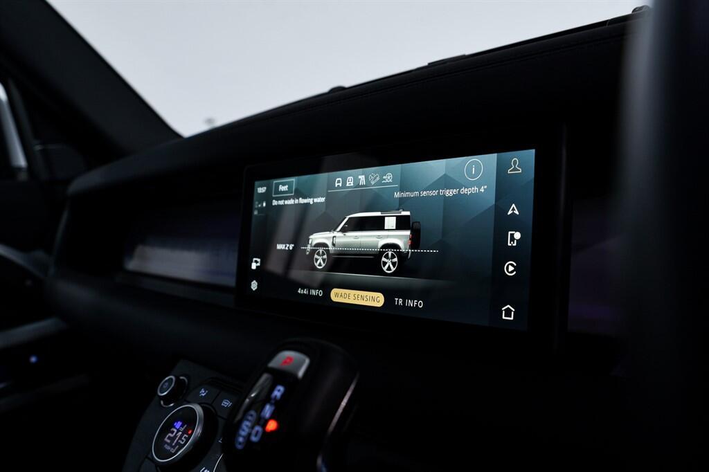 Land Rover Defender 110 - Image 30