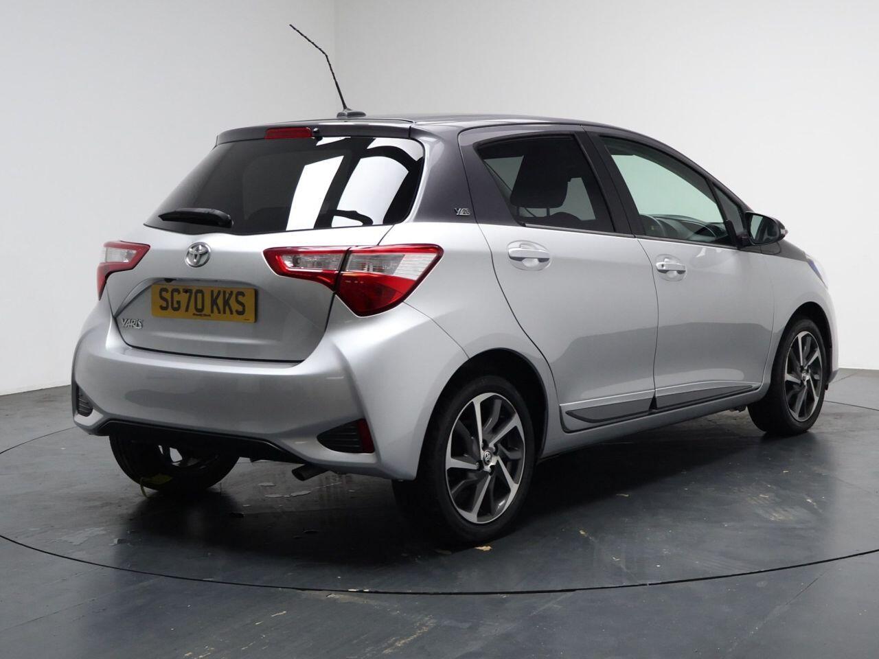 Toyota Yaris - Image 12