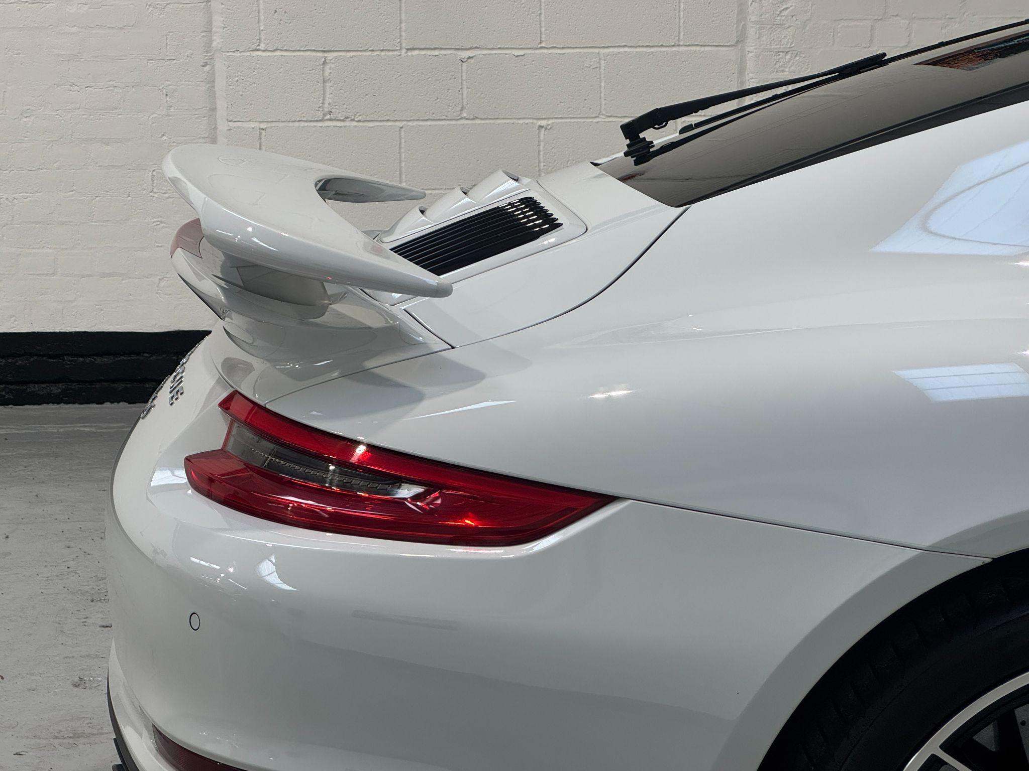 Porsche 911 - Image 74