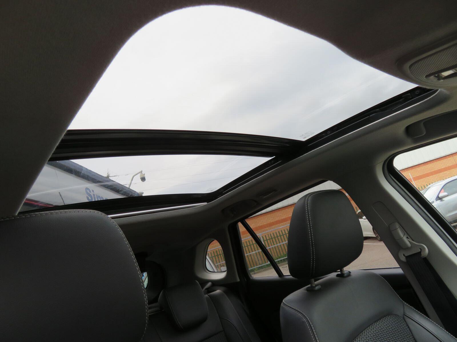 Suzuki S-Cross - Image 17