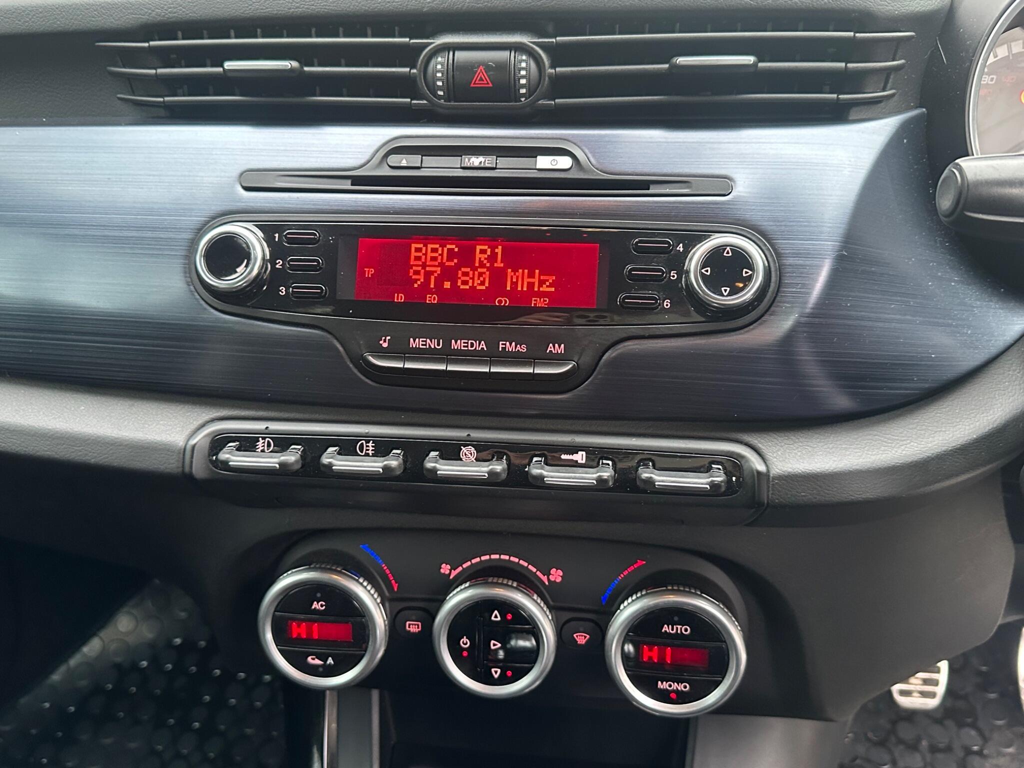 Alfa Romeo Giulietta - Image 32